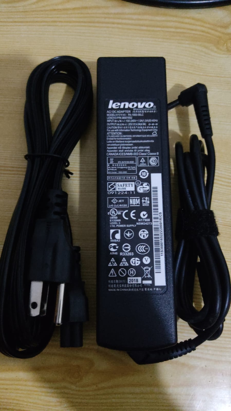 Cargador LENOVO